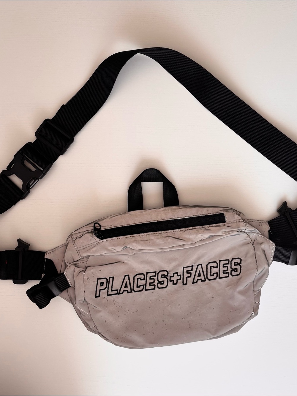 Places + Faces: Men's Light Gray Crossbody Waist Bag